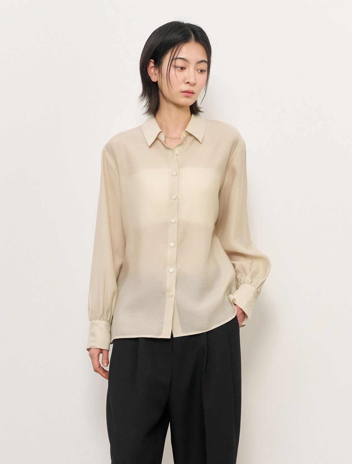 제너럴아이디어(GENERALIDEA) 카라 시어 블라우스 [BEIGE] / WBE1L03514