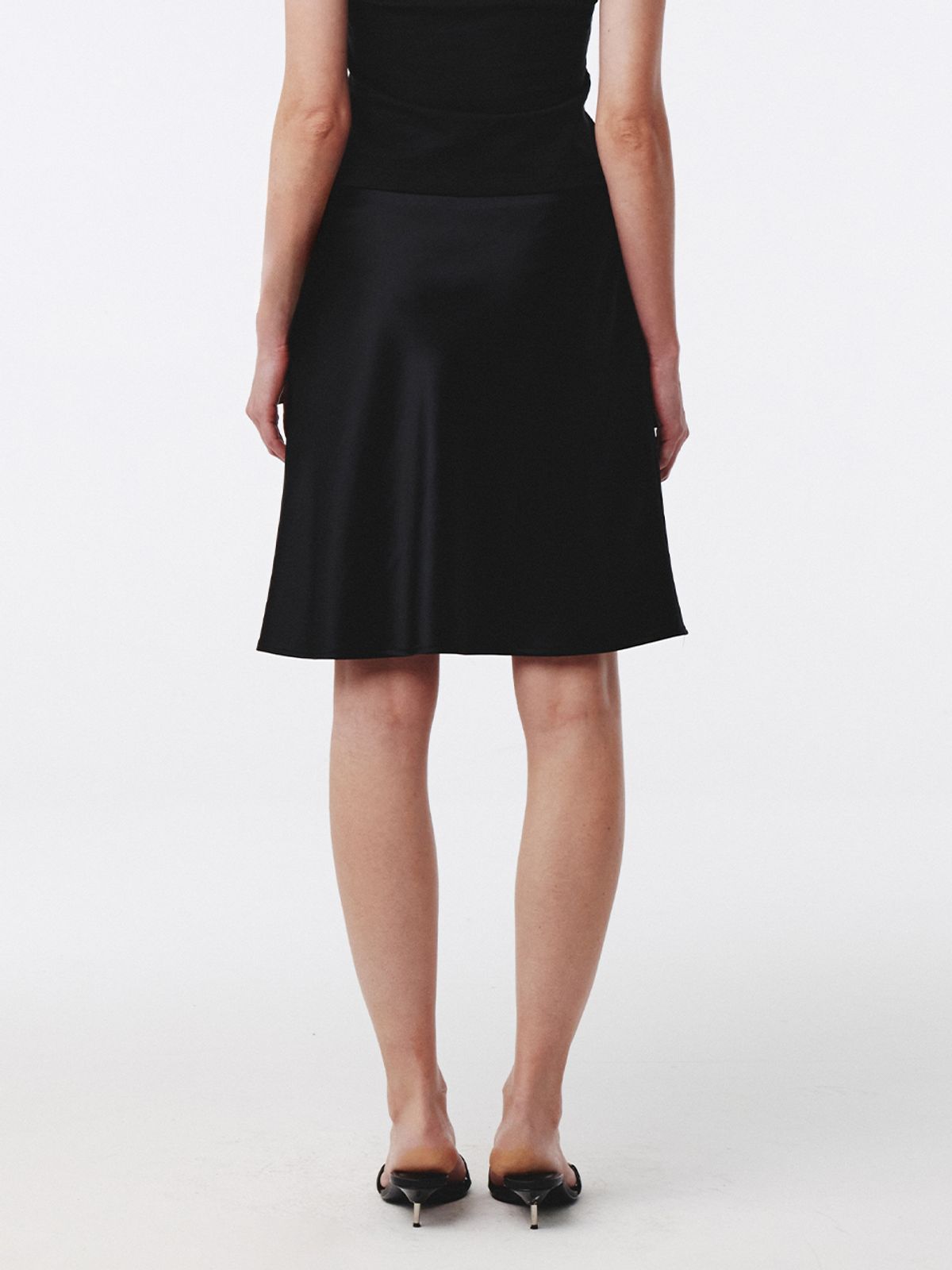기준(KIJUN) Essential Satin Mini Skirt Black