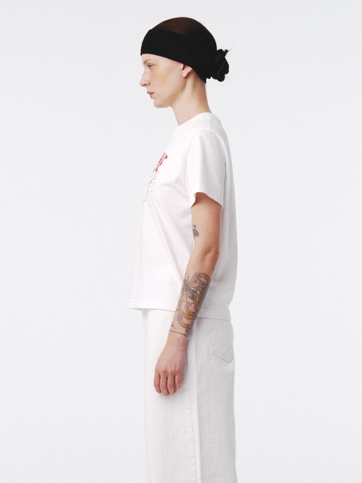 기준(KIJUN) Leone Tee White