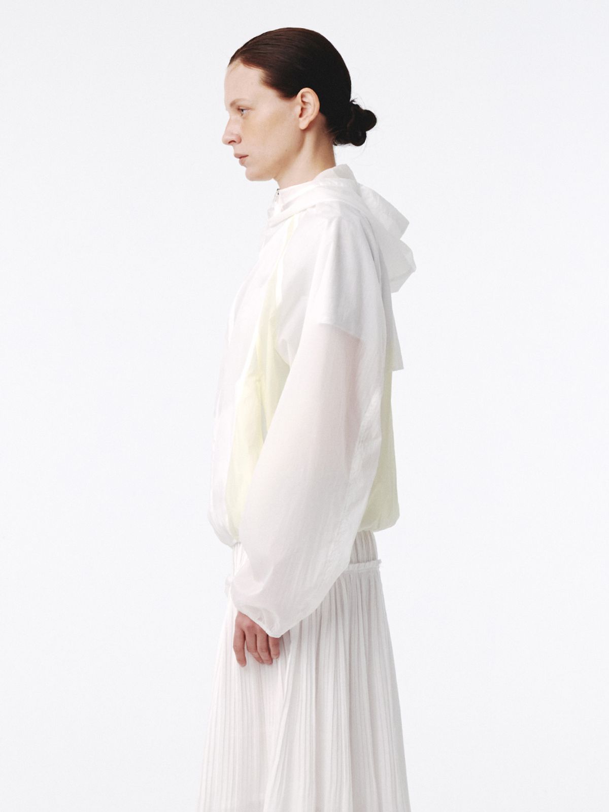 기준(KIJUN) Airy Windbreaker Off-White