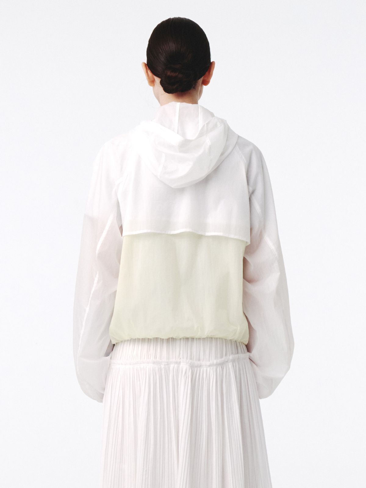 기준(KIJUN) Airy Windbreaker Off-White