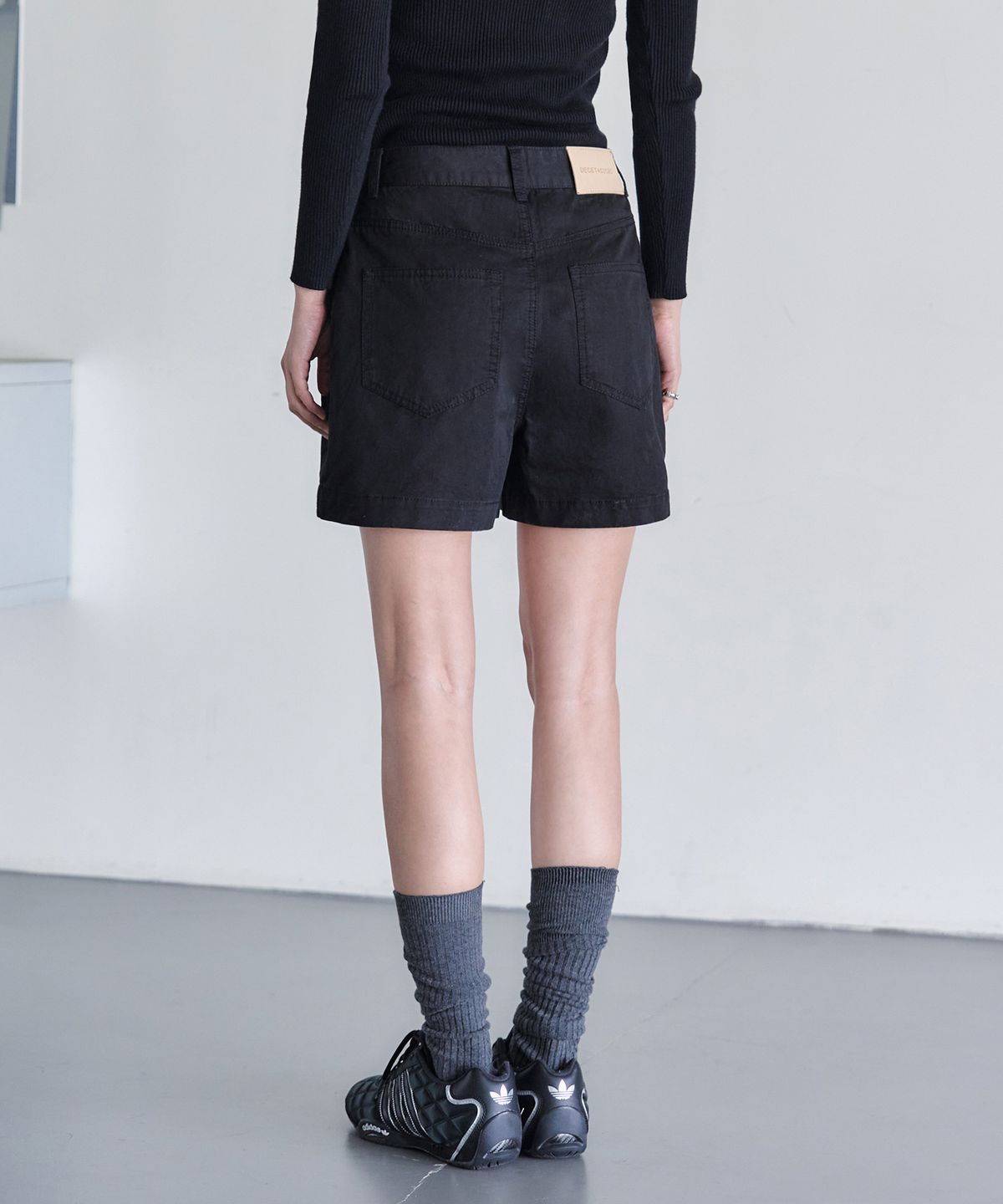 데케트 우먼(DECET WOMEN) 2Pleats Shorts DCWPT016Black