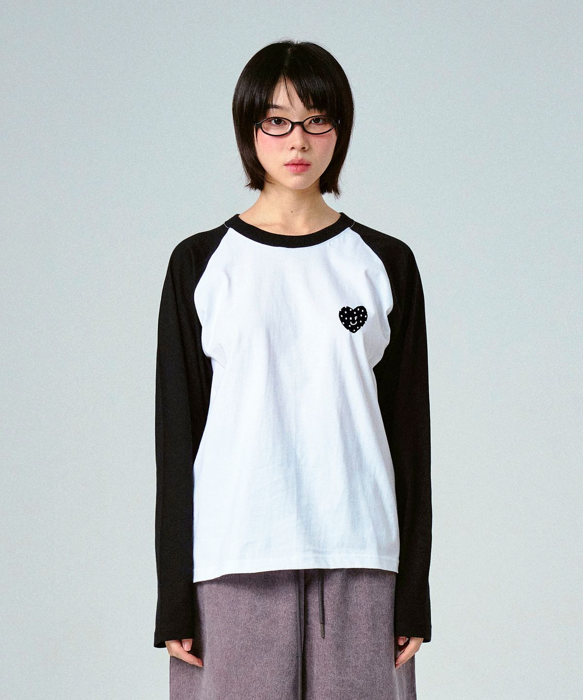 그레이버(GRAVER) [UNISEX]도트하트 래글런 롱슬리브 티셔츠_2color