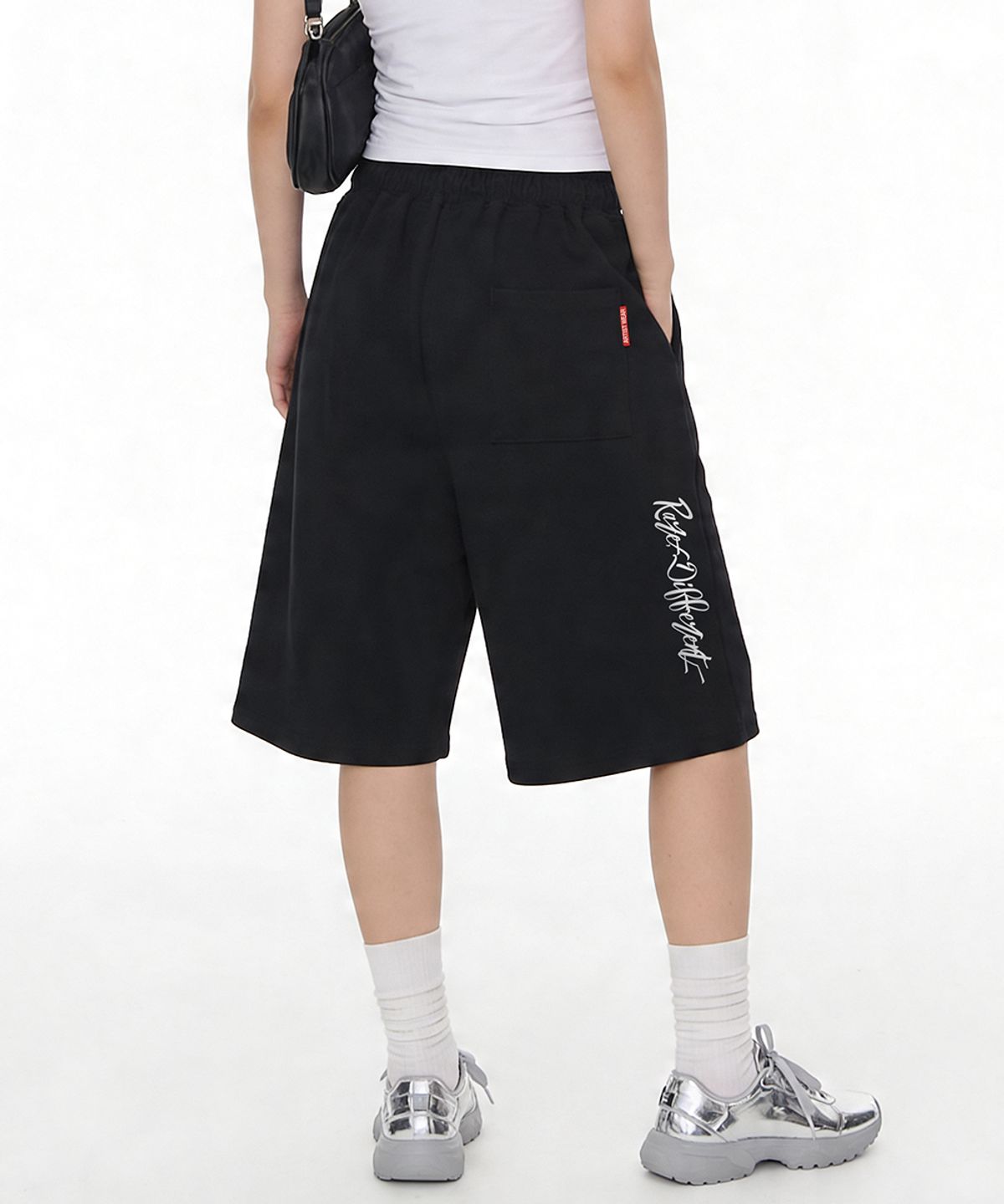아티스트웨어(ARTISTWEAR) [ATW] 오토그래프 버뮤다팬츠 - 2COLOR