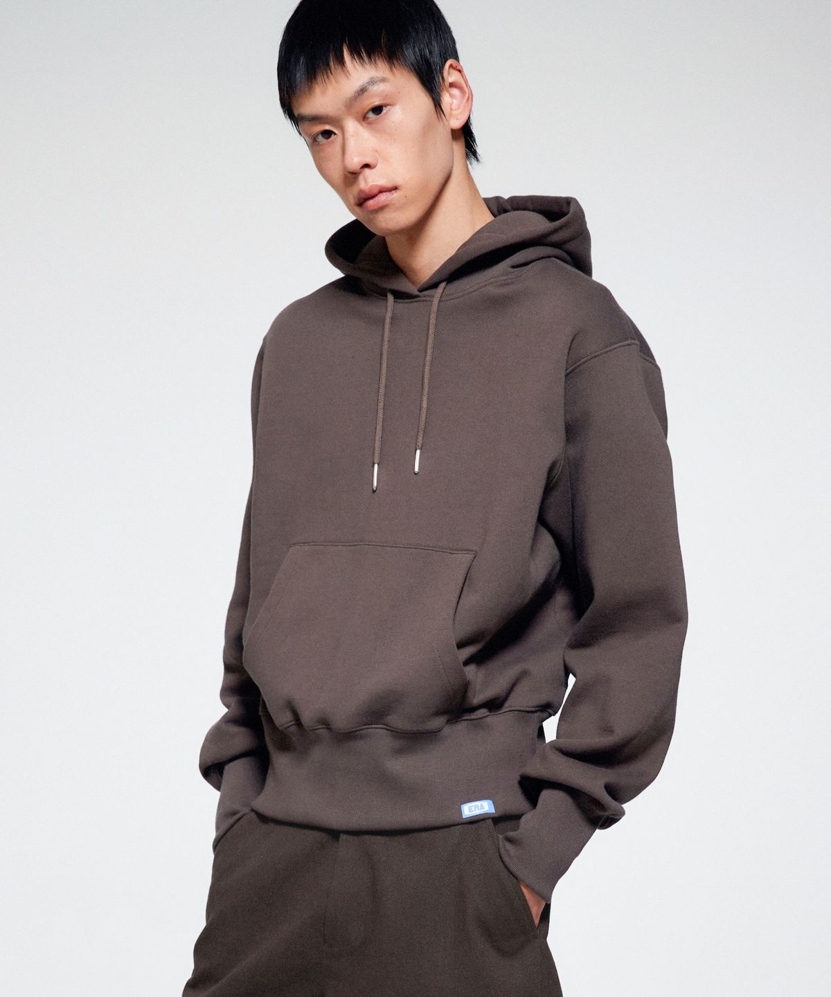 이알에이(ERA) UNISEX ERA HEAVY HOODIE - BROWN