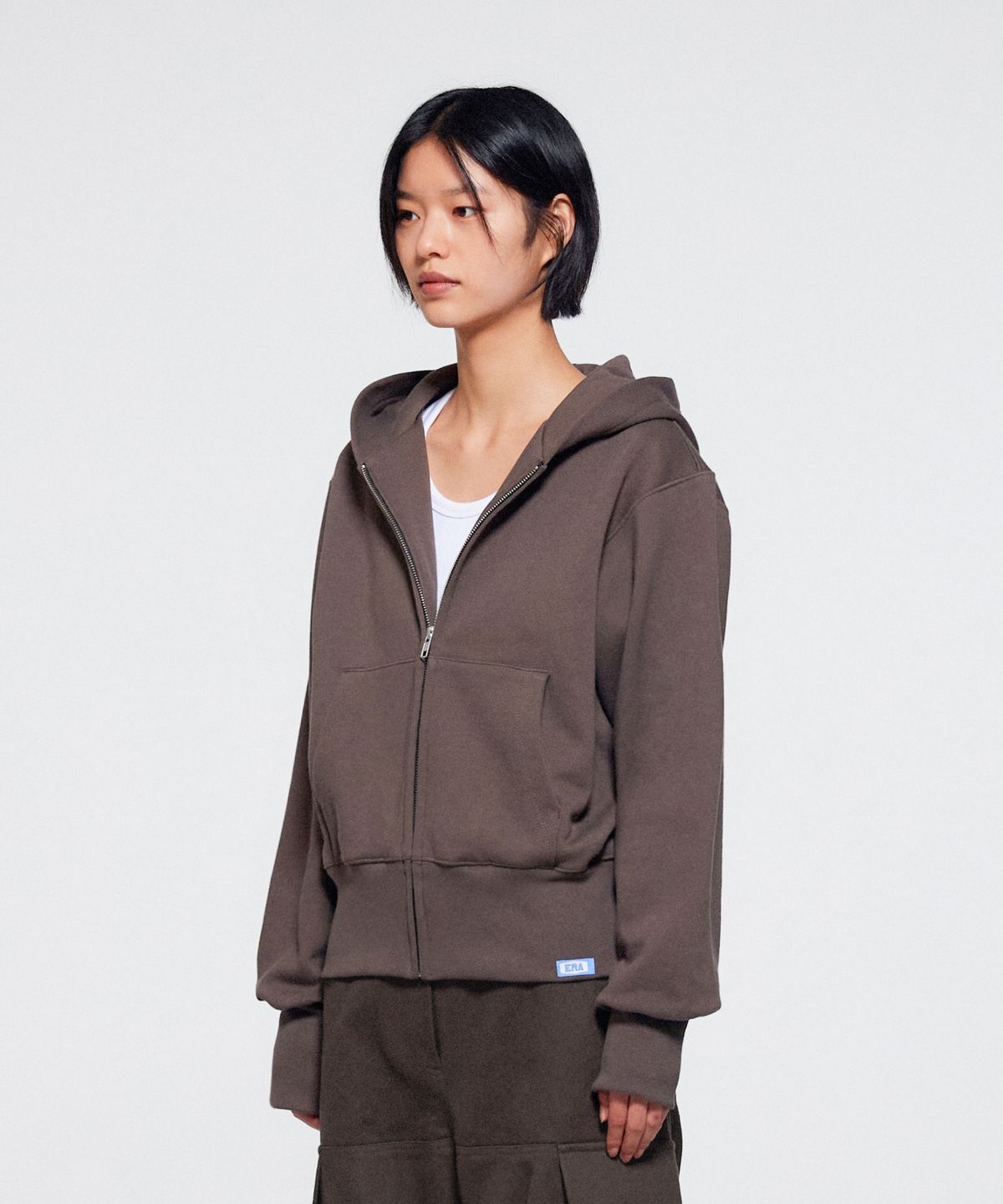 이알에이(ERA) UNISEX ERA HEAVY HOODED ZIP-UP - BROWN
