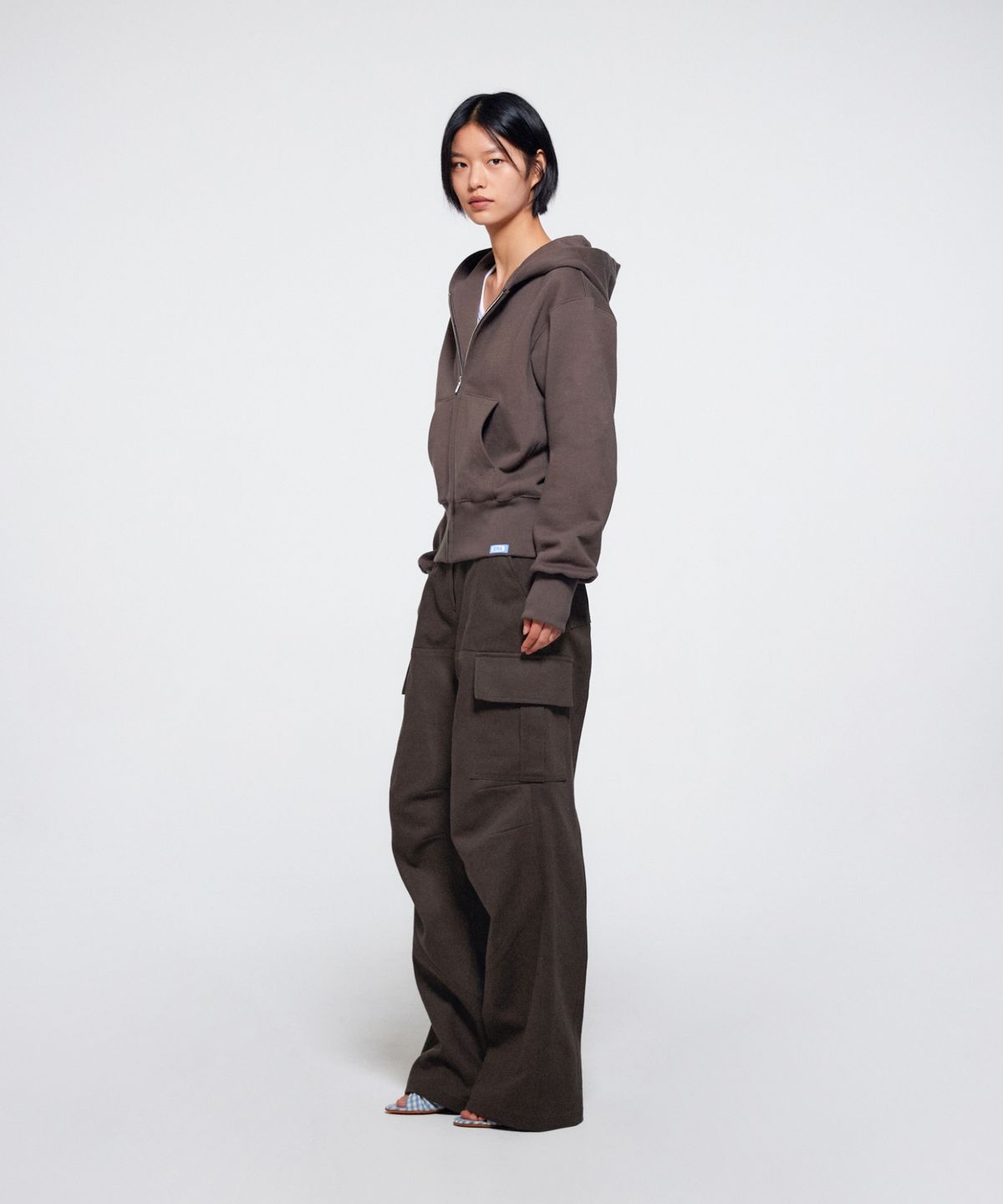 이알에이(ERA) UNISEX ERA HEAVY HOODED ZIP-UP - BROWN