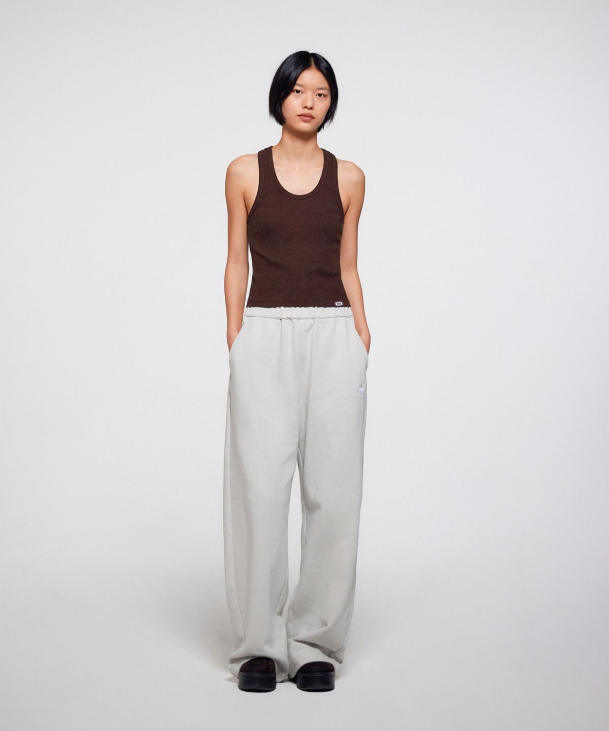 이알에이(ERA) WOMEN ERA HEAVY SLEEVELESS - BROWN