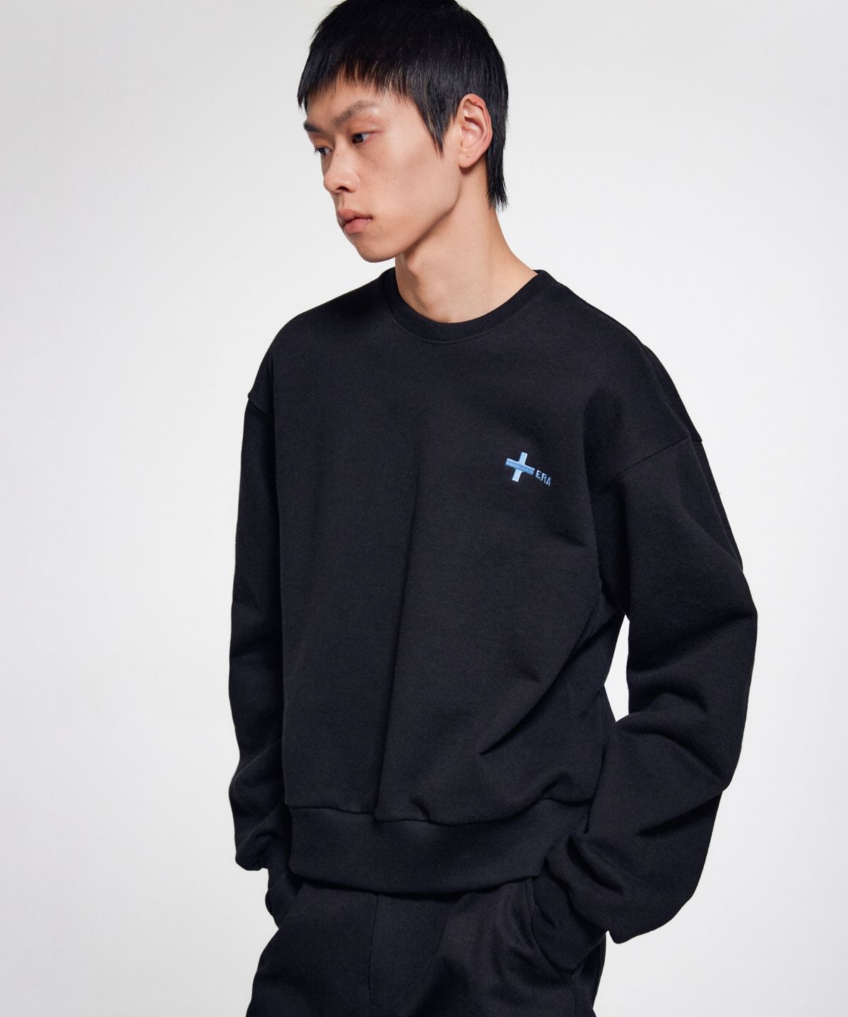 이알에이(ERA) UNISEX ERA HEAVY SWEATSHIRTS - BLACK