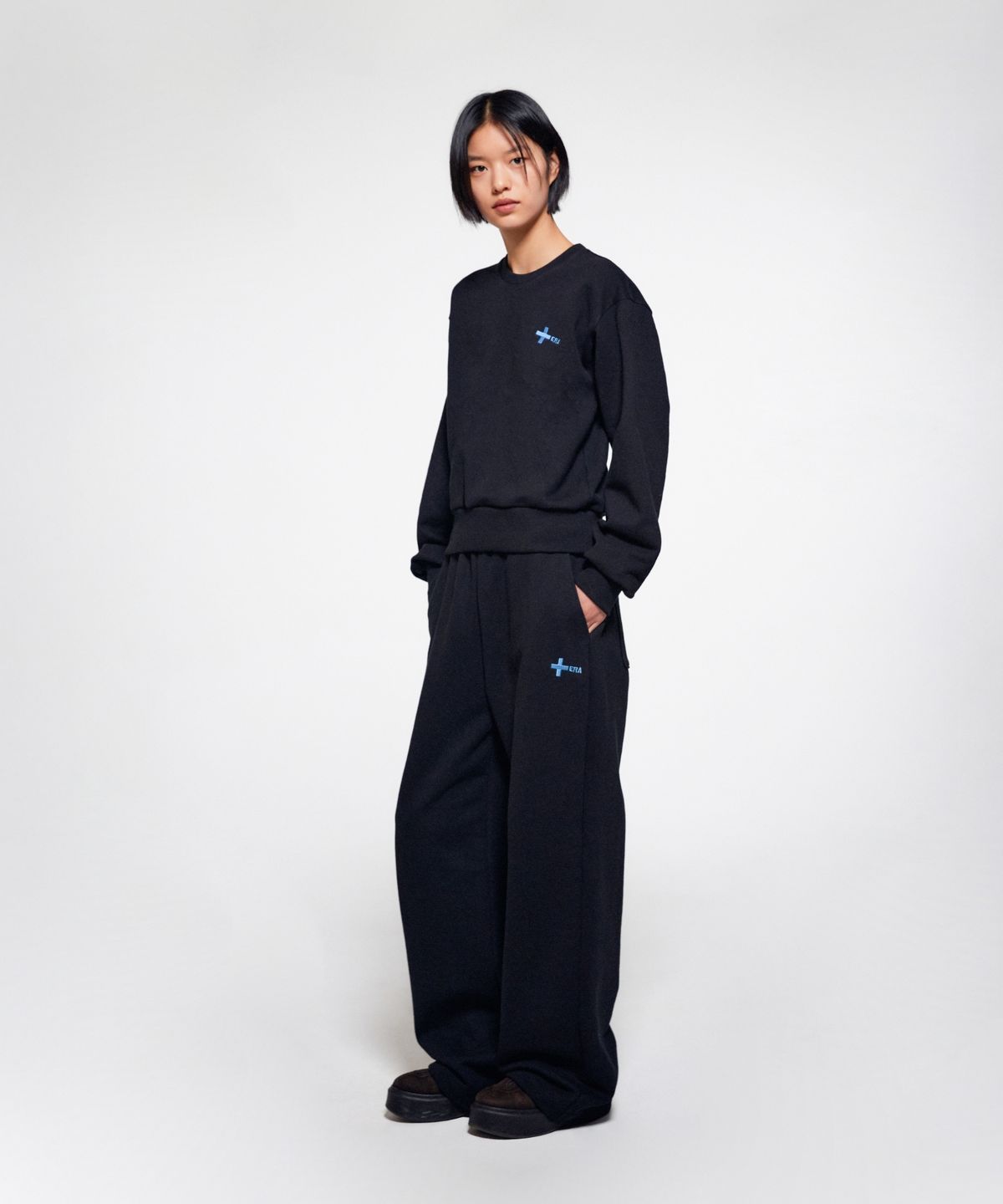 이알에이(ERA) UNISEX ERA HEAVY SWEATSHIRTS - BLACK