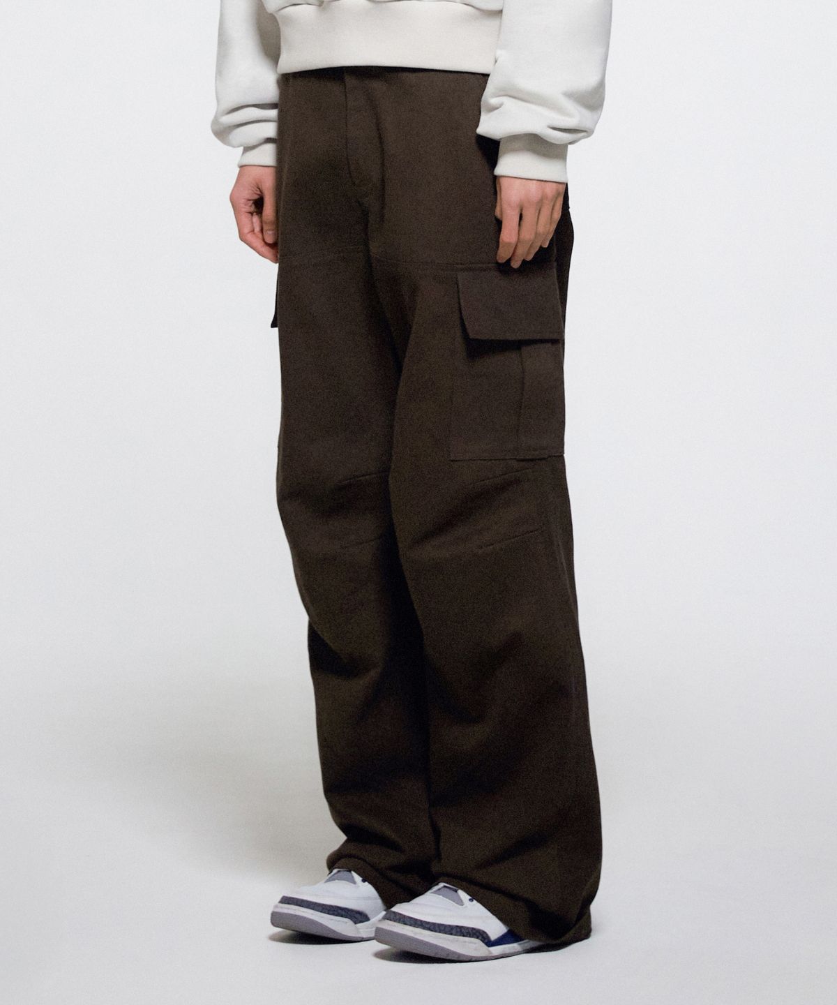 이알에이(ERA) MEN DIAGONAL CUT CARGO PANTS - BROWN