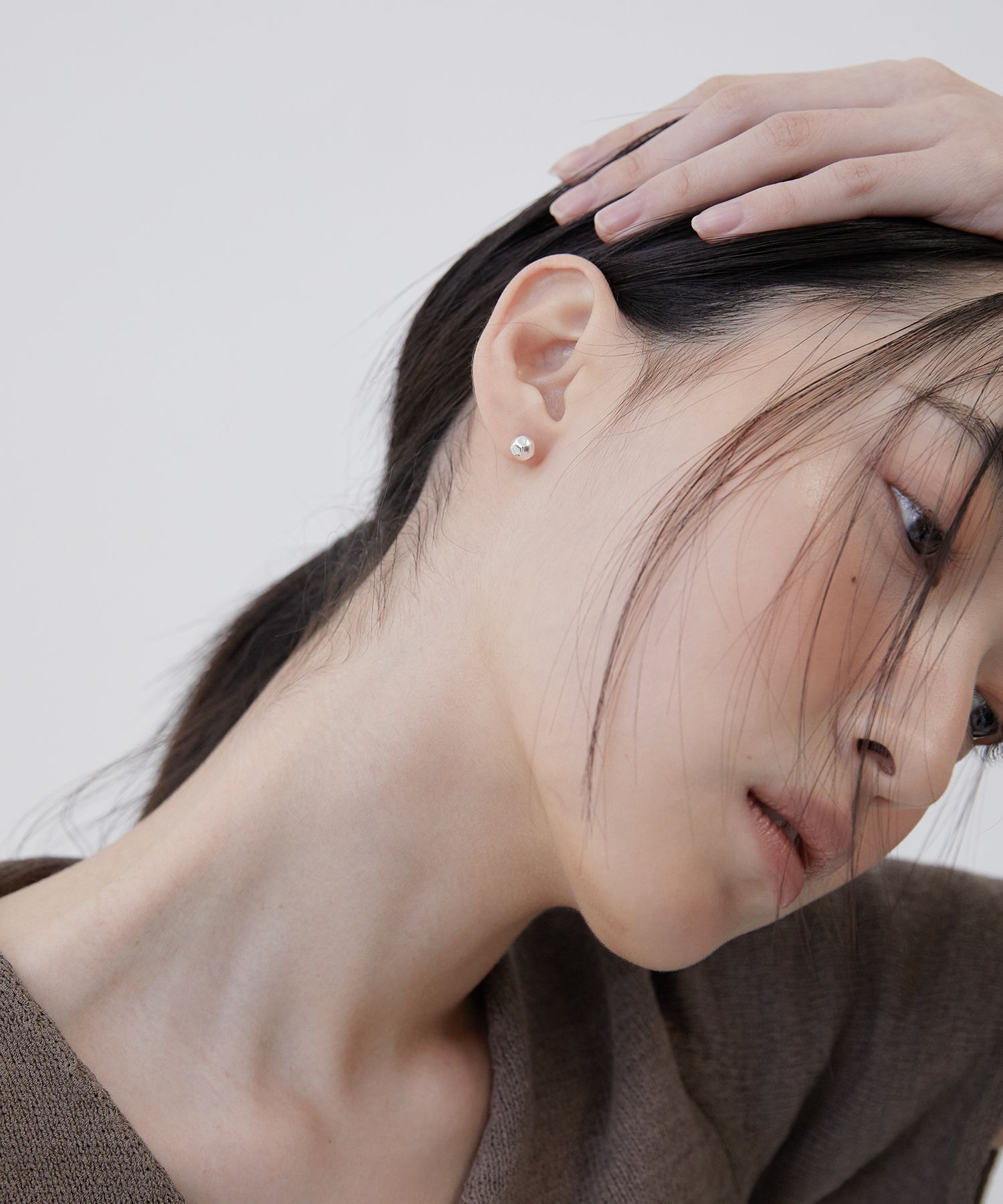 Byweekend☆[silver925] Hammer ball earring 14mm ピアス MUSINSA公式 | BYWEEKEND Mini hammer ball earring