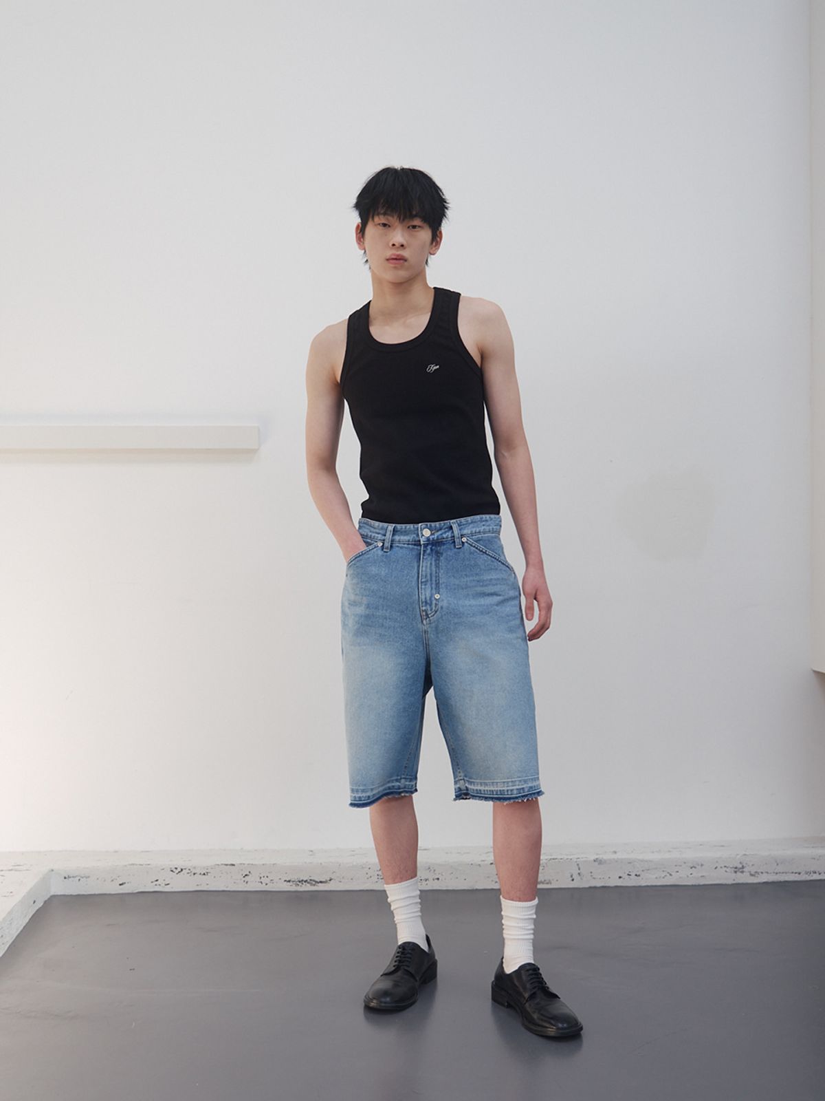 기준 맨(KIJUN MEN) Armour Fit Tank Top Black