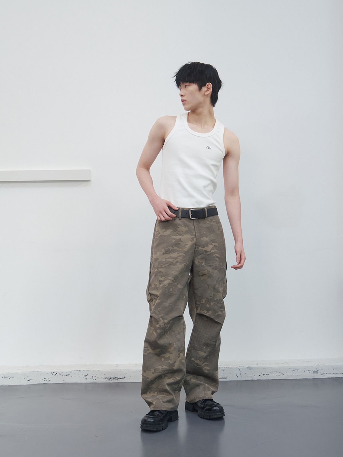 기준 맨(KIJUN MEN) Armour Fit Tank Top Off-White