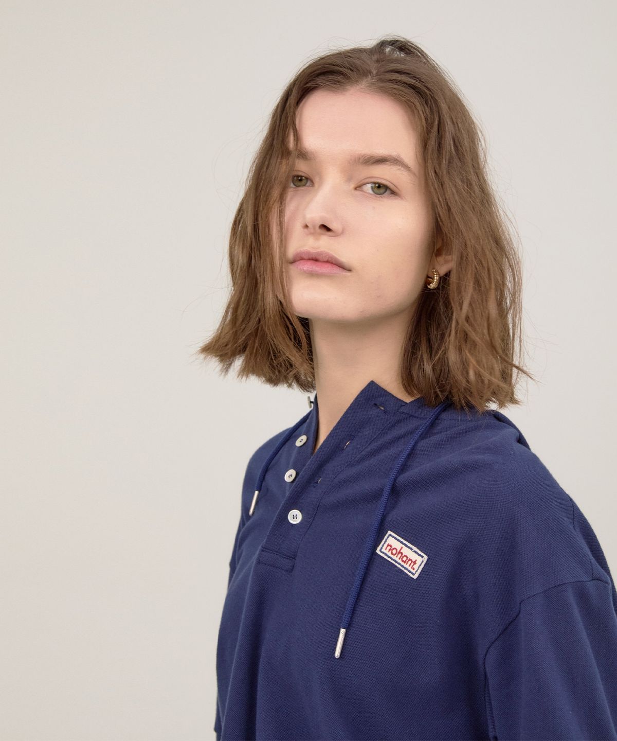 노앙(NOHANT) PK SHORT SLEEVE HOODIE NAVY