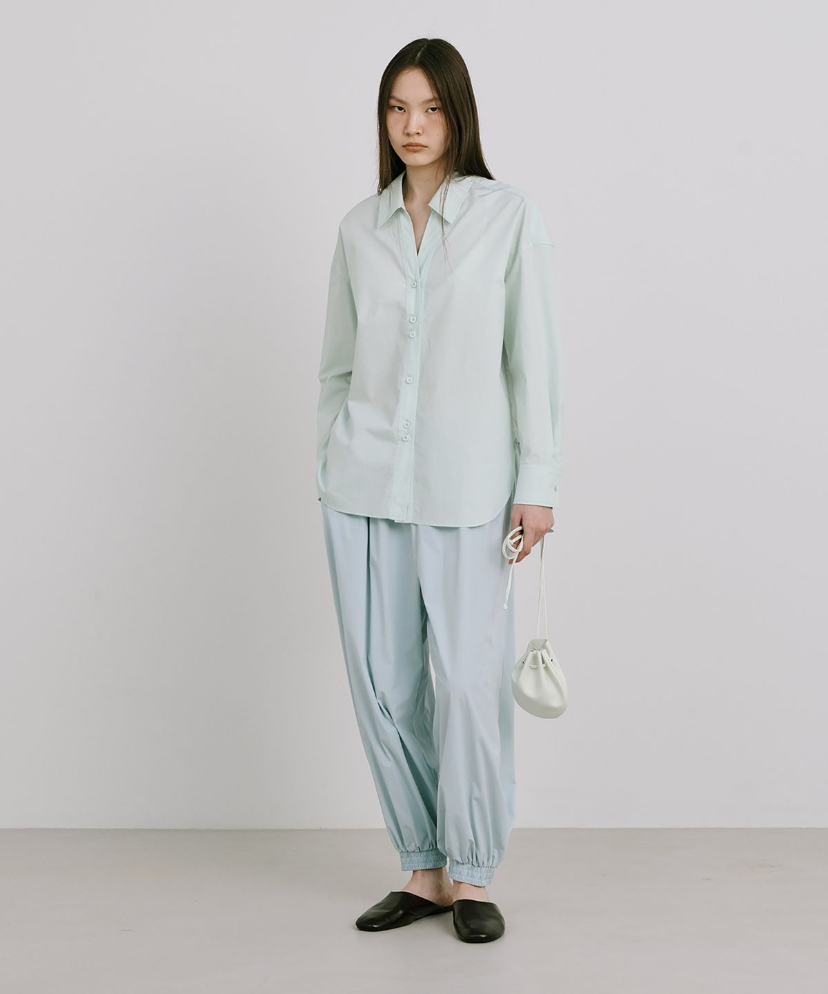 분더캄머(WNDERKAMMER) Moon Jar - Shaped  Belted Bag_Mint(달항아리 모양 벨트백_민트)