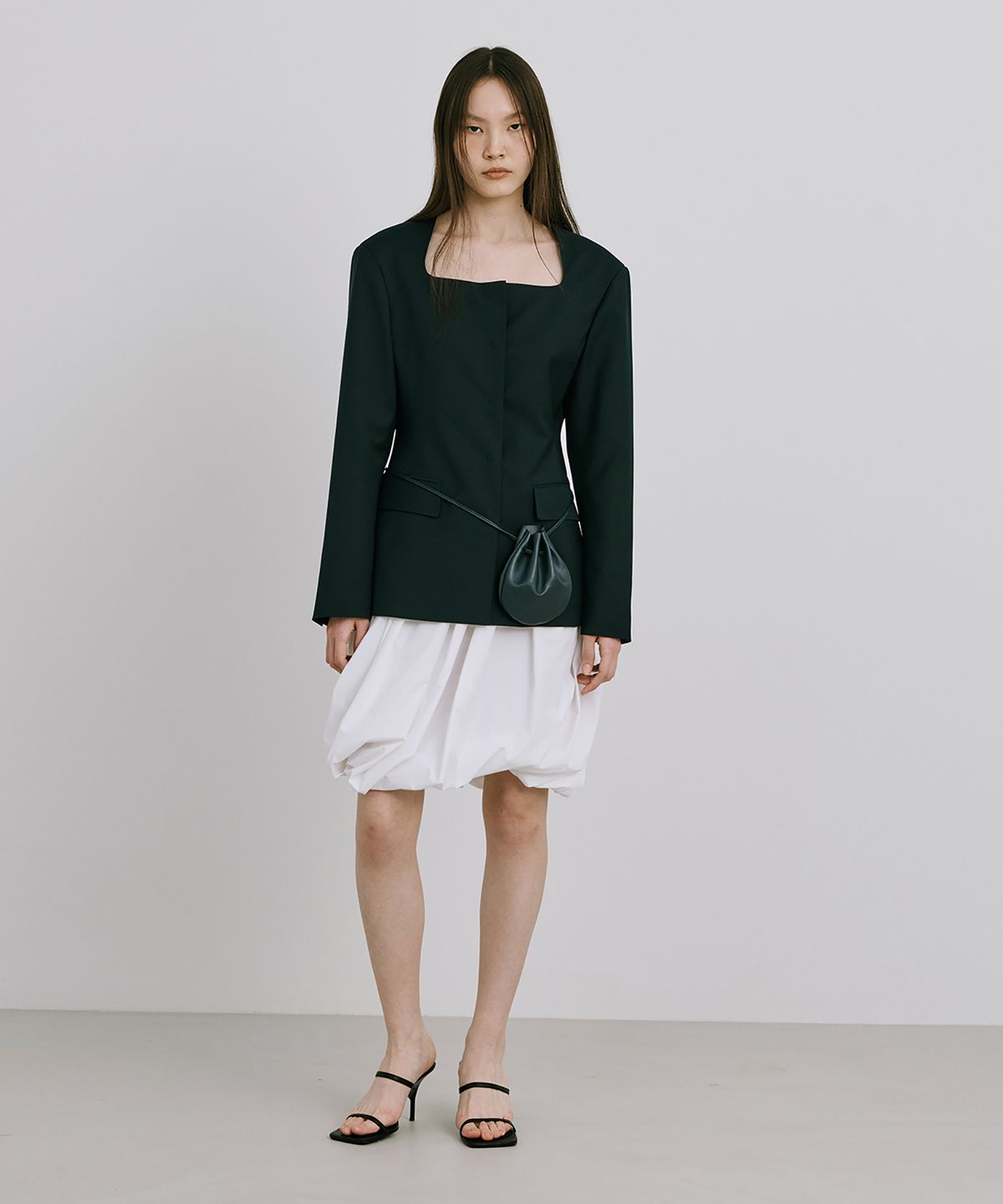 분더캄머(WNDERKAMMER) Moon Jar - Shaped  Belted Bag_Navy(달항아리 모양 벨트백_네이비)