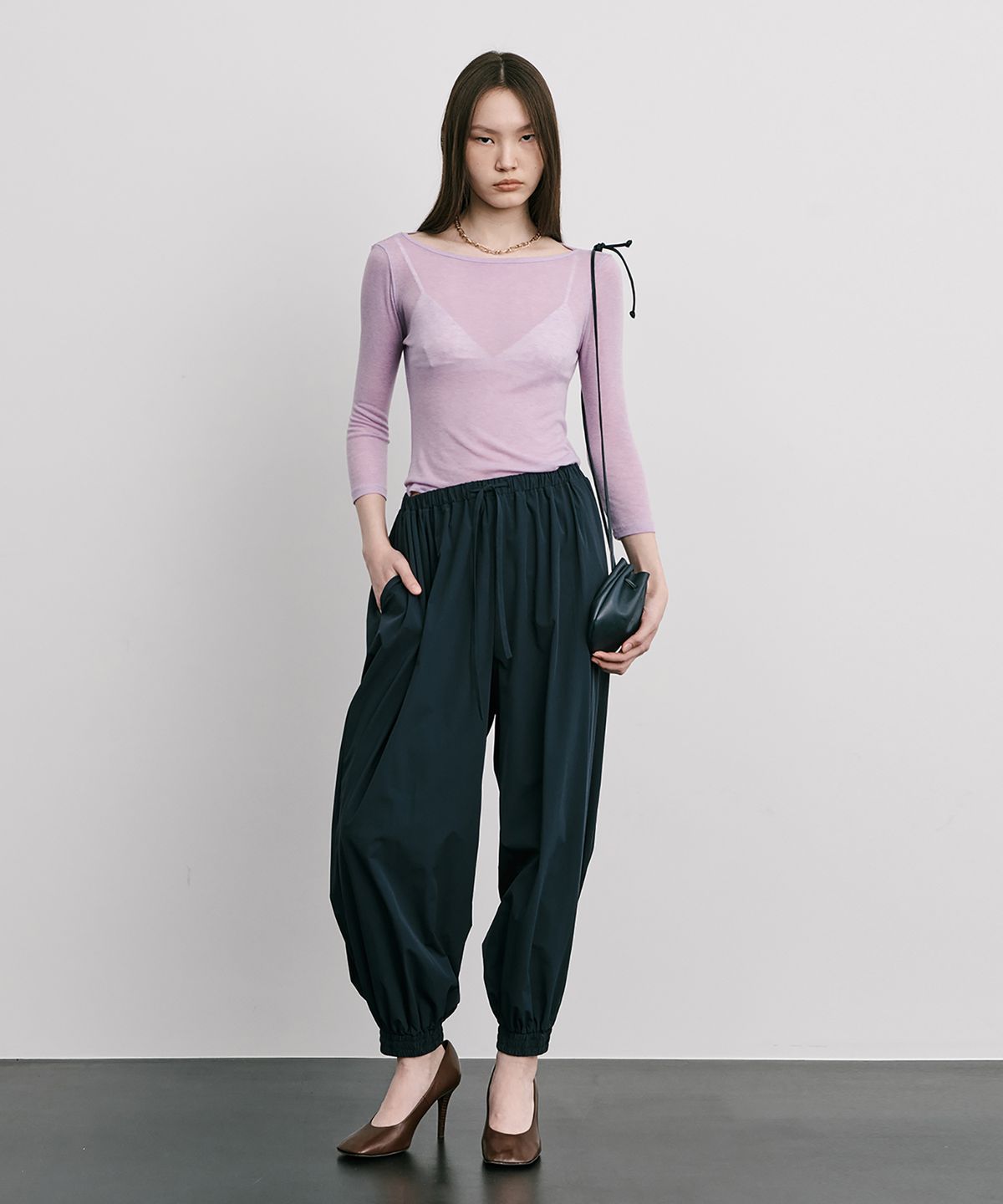 분더캄머(WNDERKAMMER) Moon Jar - Shaped  Belted Bag_Navy(달항아리 모양 벨트백_네이비)