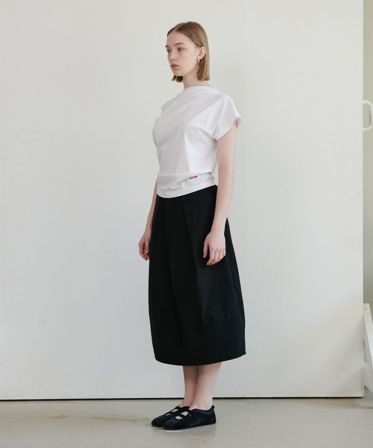 언뮤트(UNMUTE) VOLUMINOUS LONG SKIRT_BLACK