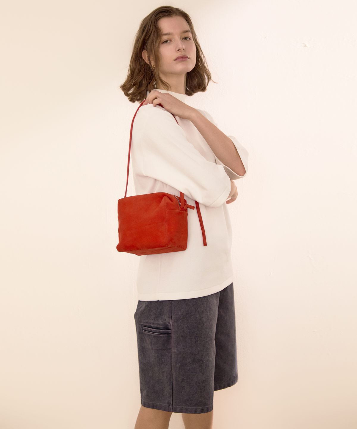 노앙(NOHANT) SUEDE PICNIC BAG RED