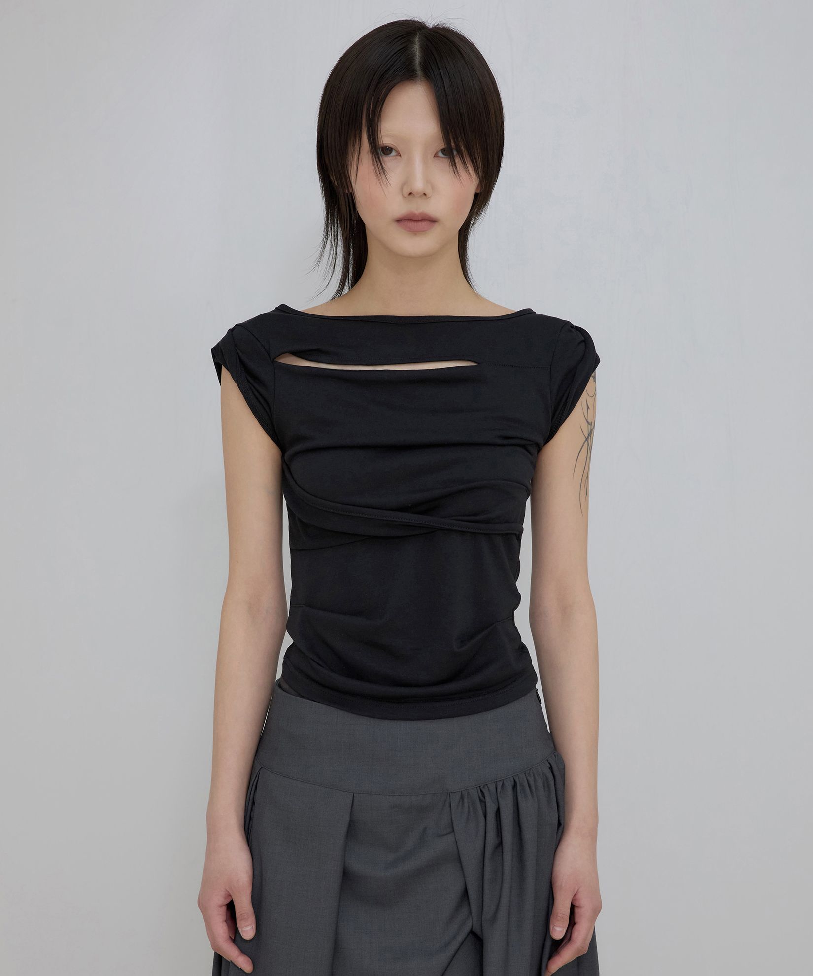 [FLARE UP]★25SS★Asymmetrical Draped Roll-Up T-Shirt MUSINSA | FLAREUP Asymmetrical Draped Roll-Up T-Shirt (FL