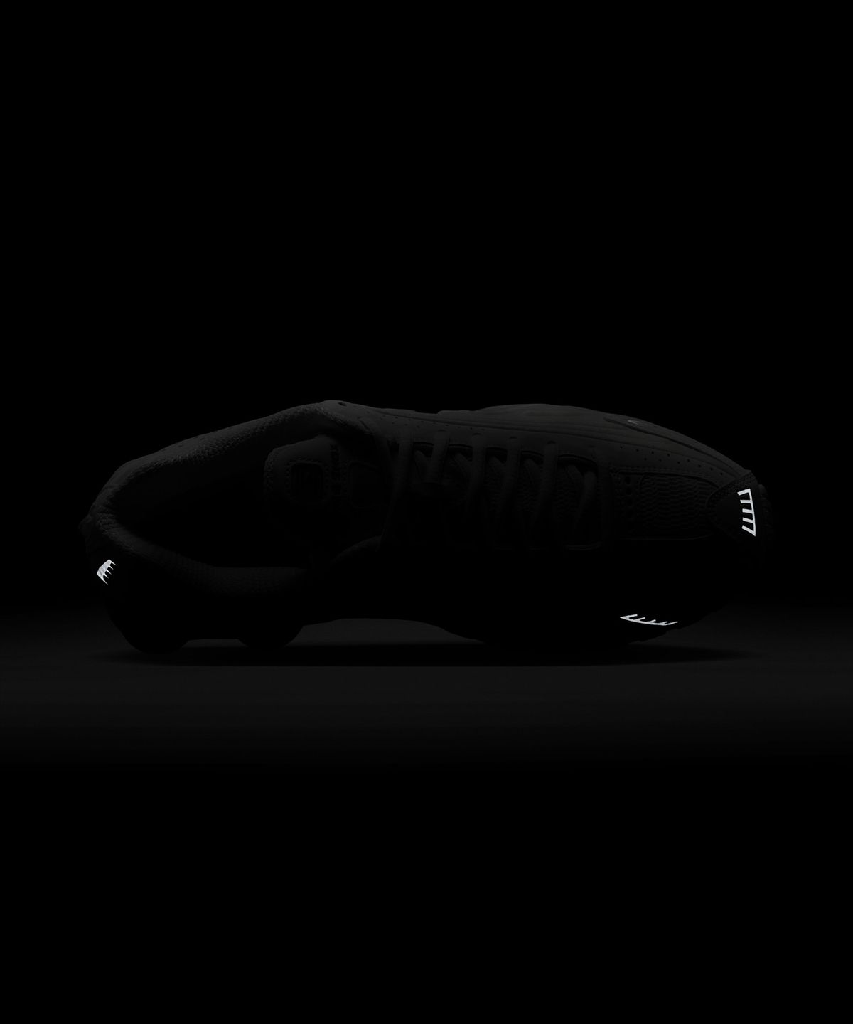 나이키(NIKE) 샥스 R4 W - 화이트:팬텀:피칸테 레드:화이트 / AR3565-103