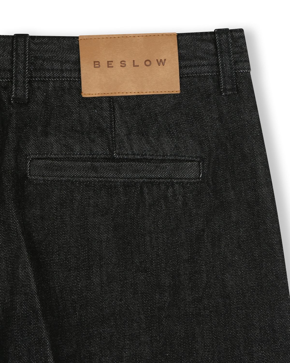 비슬로우(BESLOW) WIDE FIT SELVAGE DENIM SHORTS BLACK