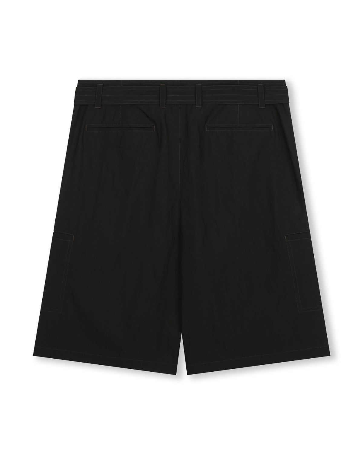 비슬로우(BESLOW) CRINKLE BELTED ONE TUCK SHORTS BLACK