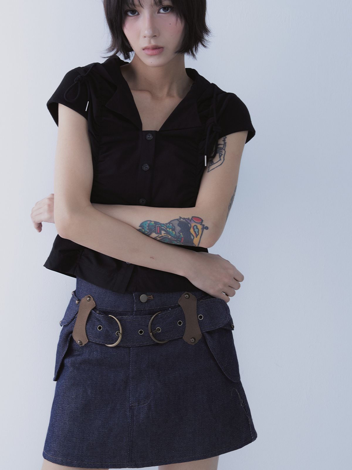 쎄쎄쎄(SETSETSET) BELTED INDIGO DENIM MINI SKIRT
