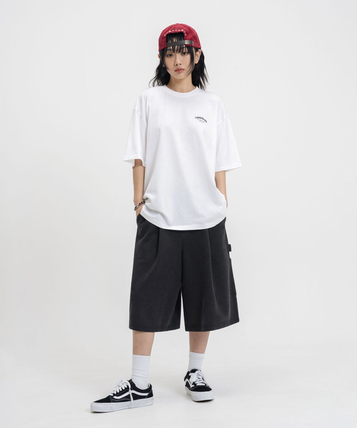 리메인세컨드(LEMAIN SECOND) 버뮤다 와이드 원턱 카펜터 스웨트 쇼츠_2COLOR