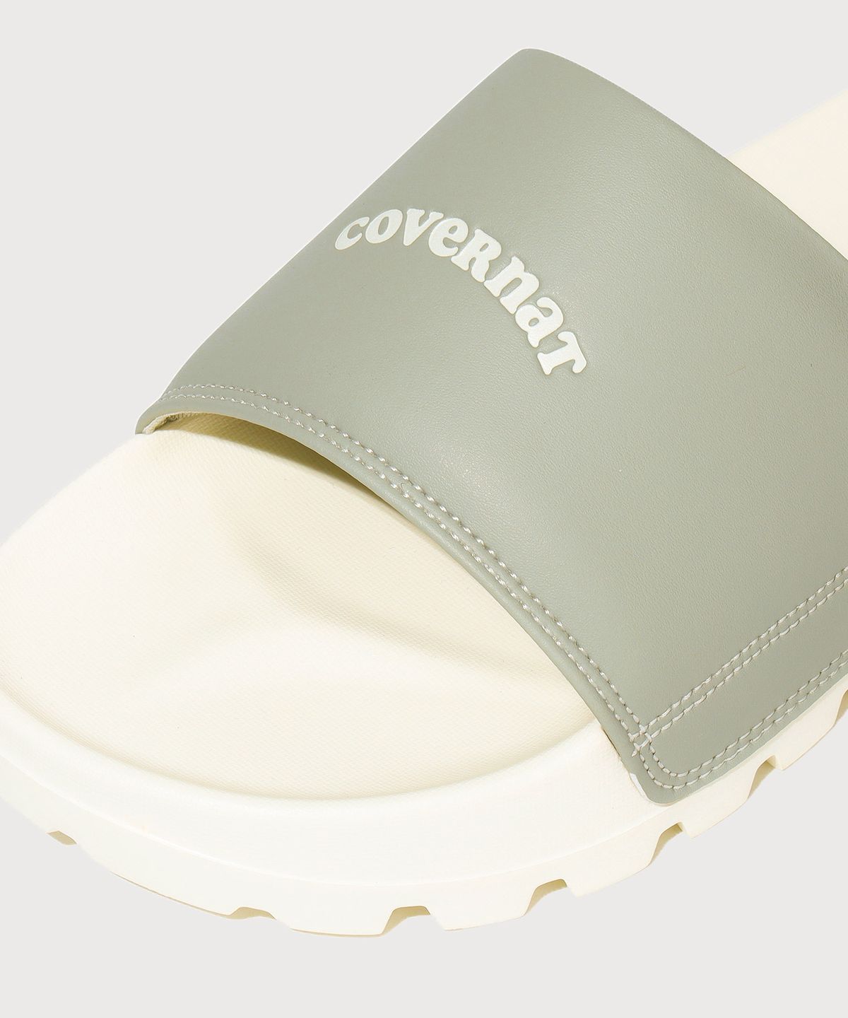 커버낫 우먼(COVERNAT WOMAN) 클로버하트 라벨 슬라이드 Sage Green