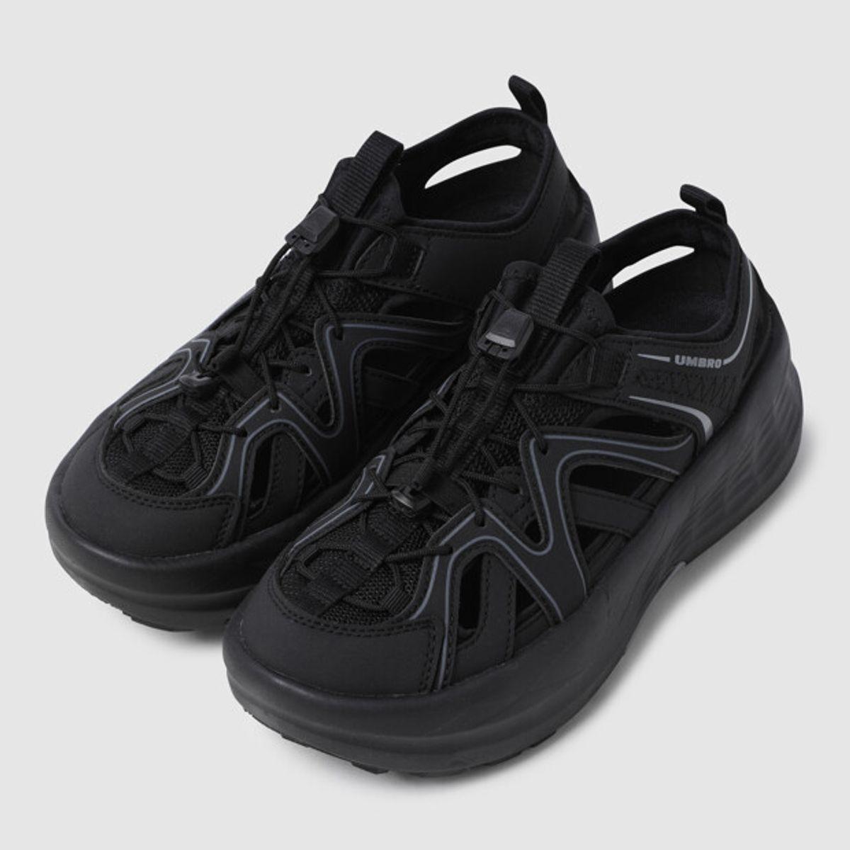엄브로(UMBRO) CUTOUT (컷아웃) 블랙 UR223ESA42
