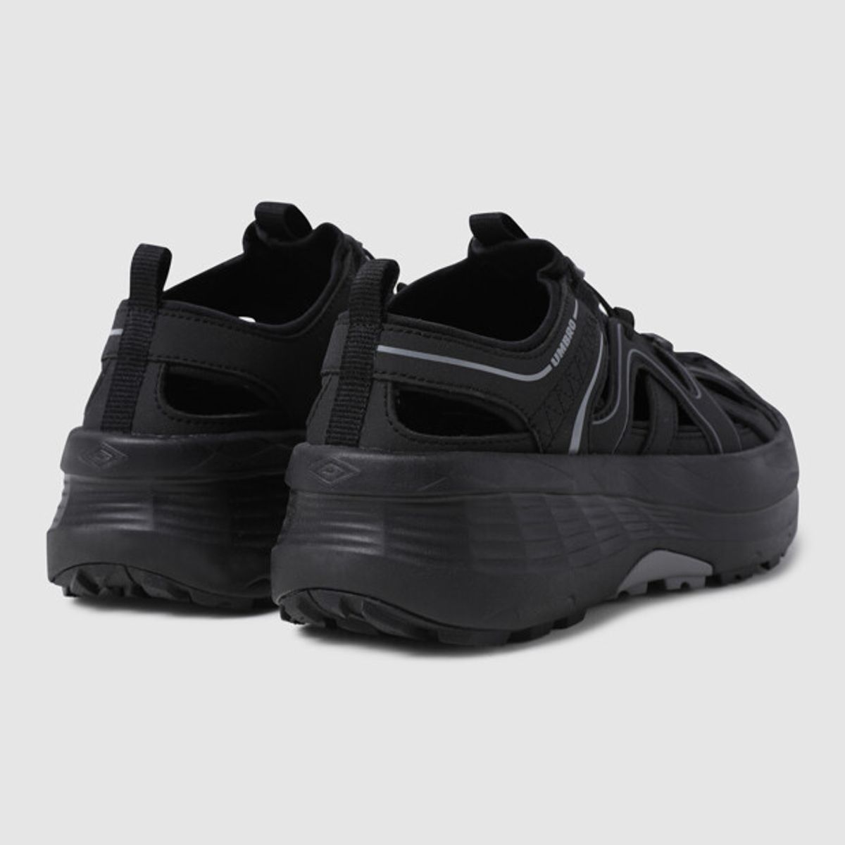엄브로(UMBRO) CUTOUT (컷아웃) 블랙 UR223ESA42