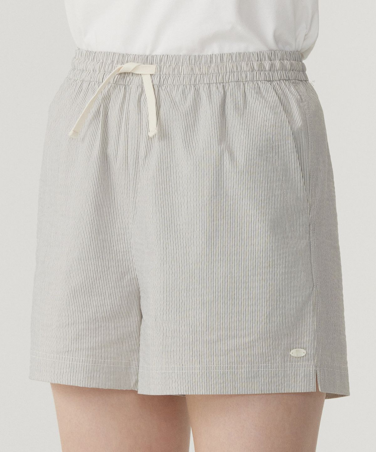 커버낫 우먼(COVERNAT WOMAN) 우먼 스트라이프 코튼 밴딩 쇼츠 Light Gray