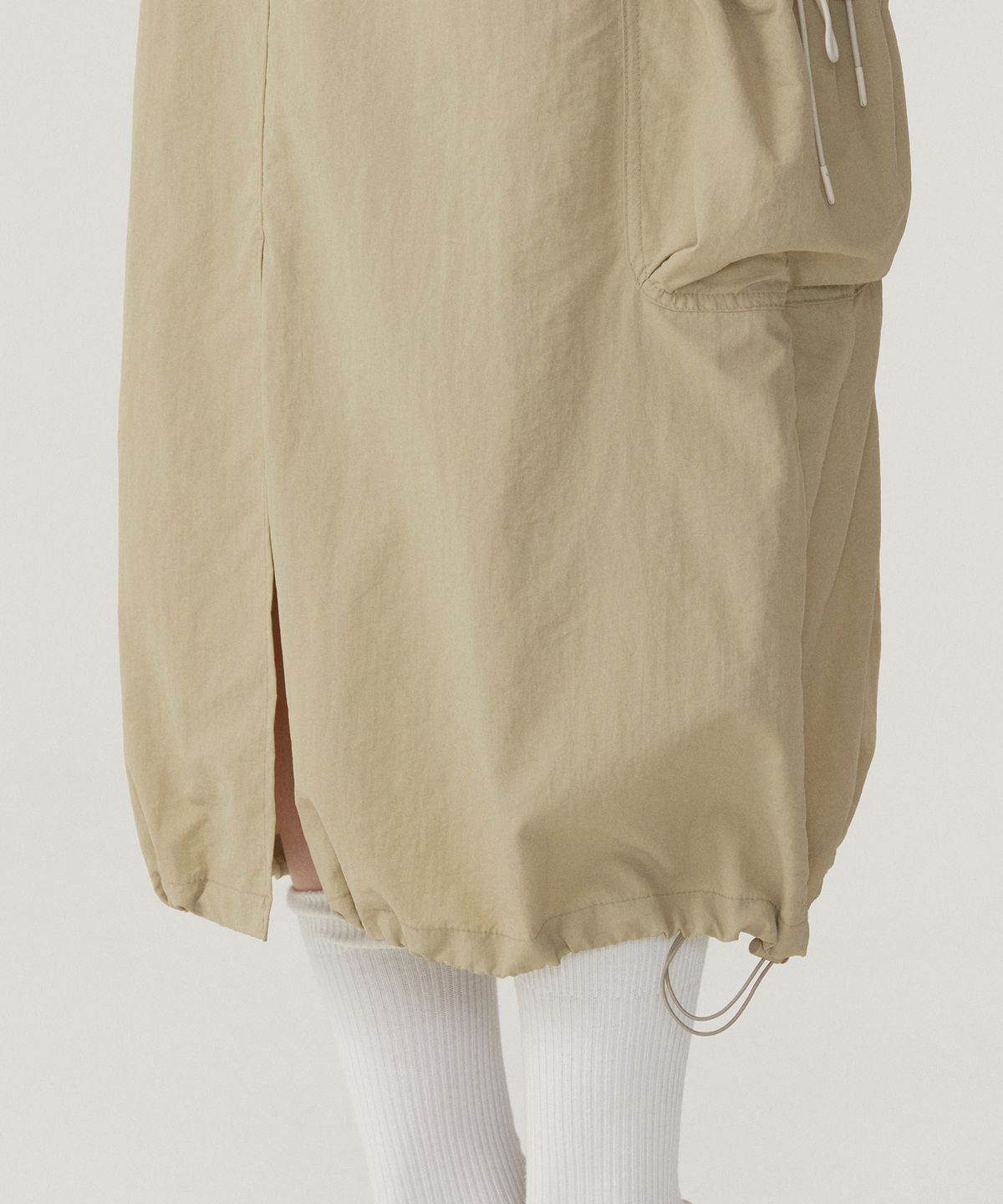 커버낫 우먼(COVERNAT WOMAN) 우먼 스트링 카고 스커트 Light Khaki