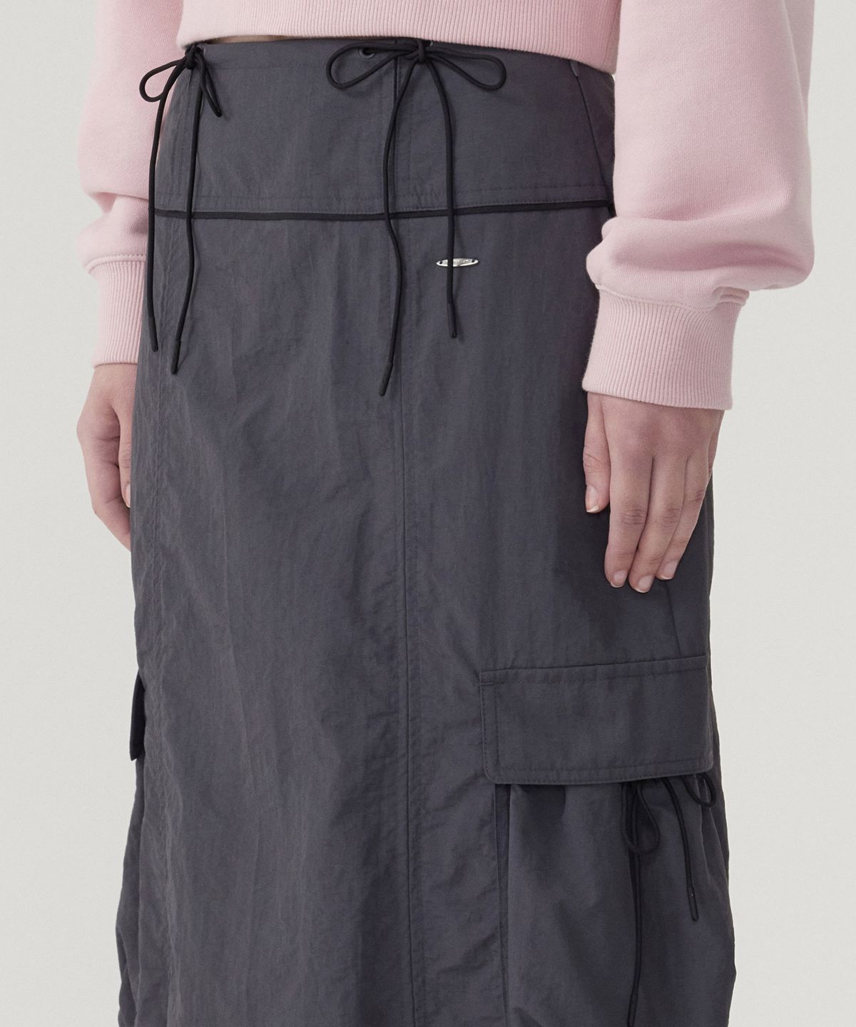 커버낫 우먼(COVERNAT WOMAN) 우먼 스트링 카고 스커트 Charcoal