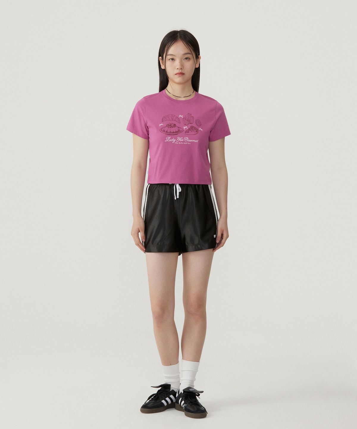 커버낫 우먼(COVERNAT WOMAN) 우먼 크롭 베이커리 티셔츠 Magenta