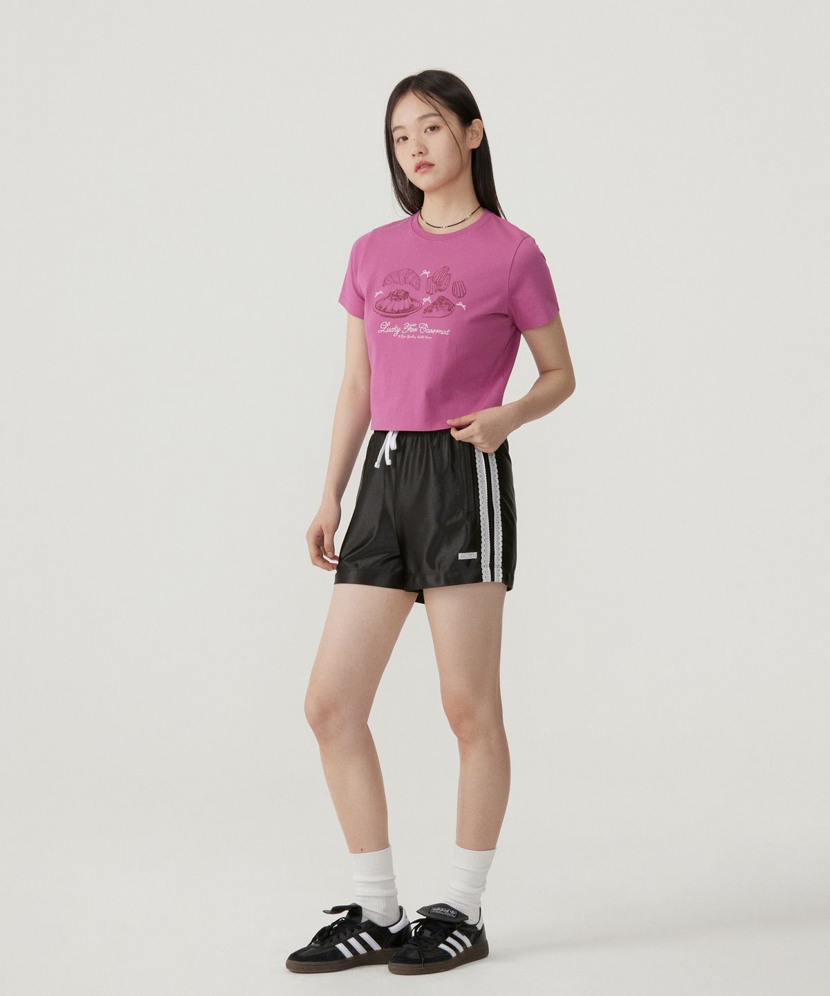 커버낫 우먼(COVERNAT WOMAN) 우먼 크롭 베이커리 티셔츠 Magenta