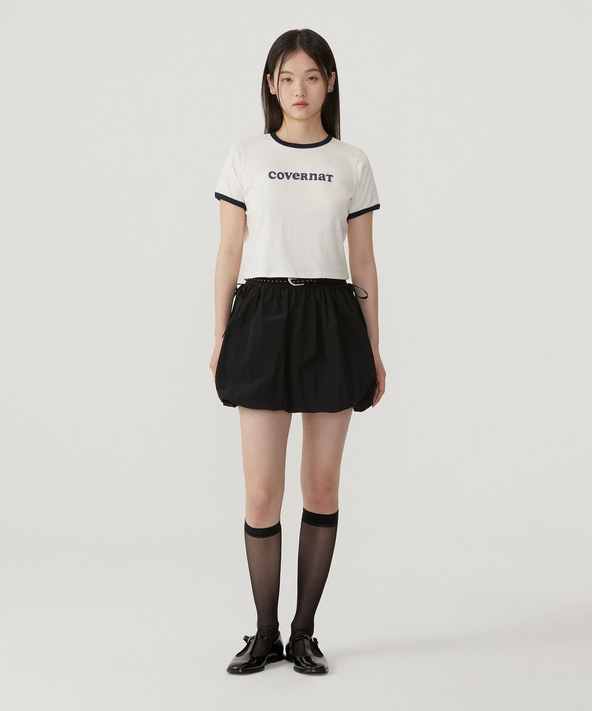 커버낫 우먼(COVERNAT WOMAN) 우먼 크롭 쿠퍼로고 링거 티셔츠 Ivory