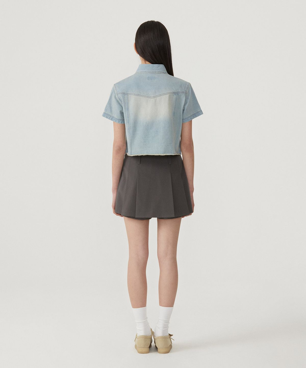 커버낫 우먼(COVERNAT WOMAN) 우먼 포켓 데님 하프 셔츠 Light Blue
