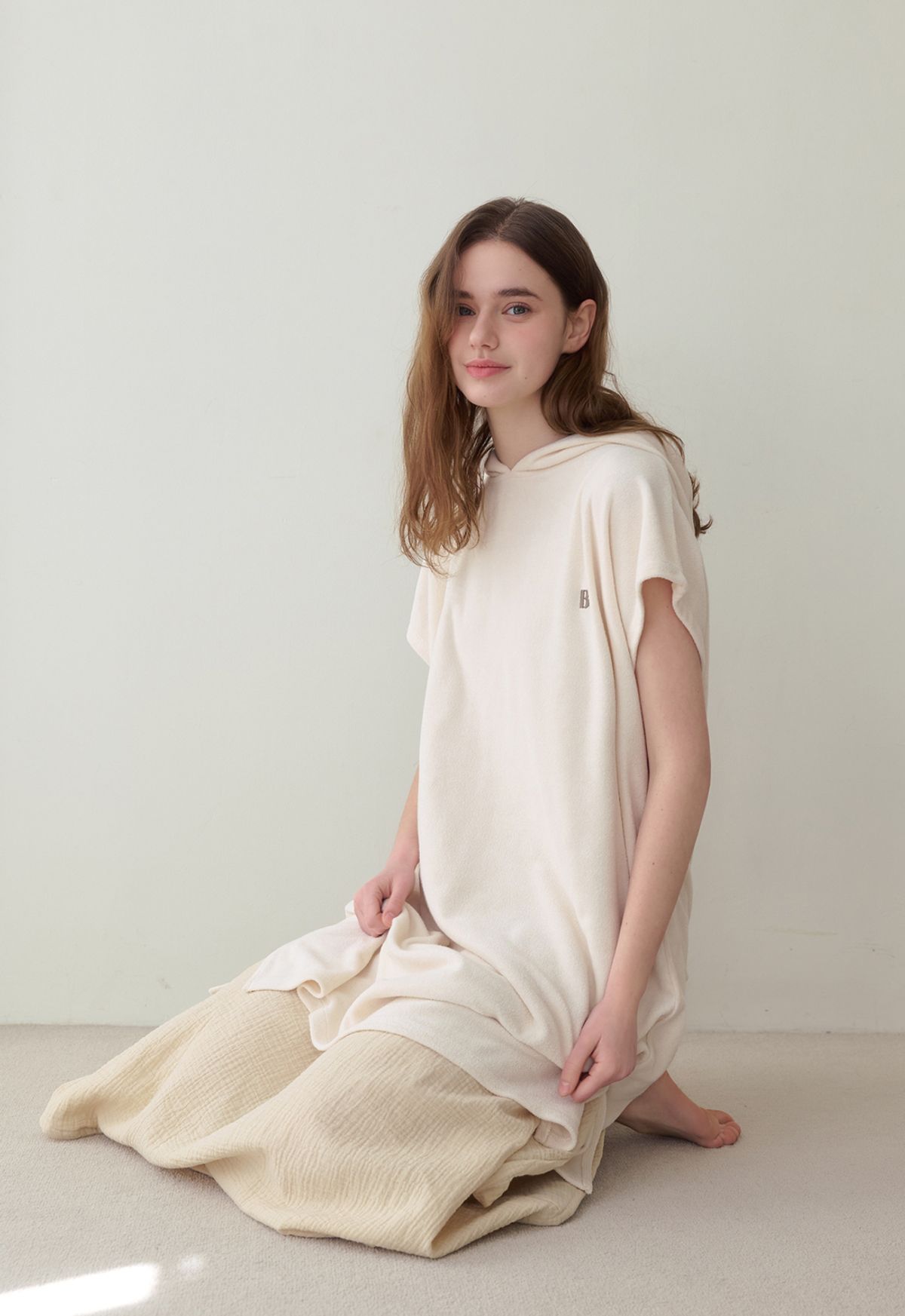 보일하우스(BOIL HOUSE) Terry Hood Cape Gown (send beige)