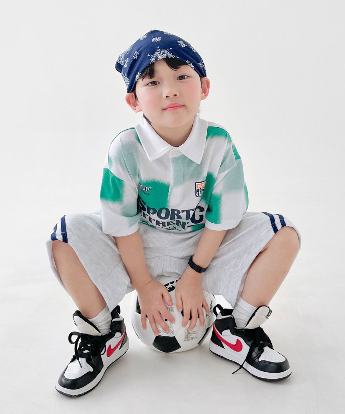 베리클로젯(BERRYCLOSET) 드로잉 체커 카라 반팔티