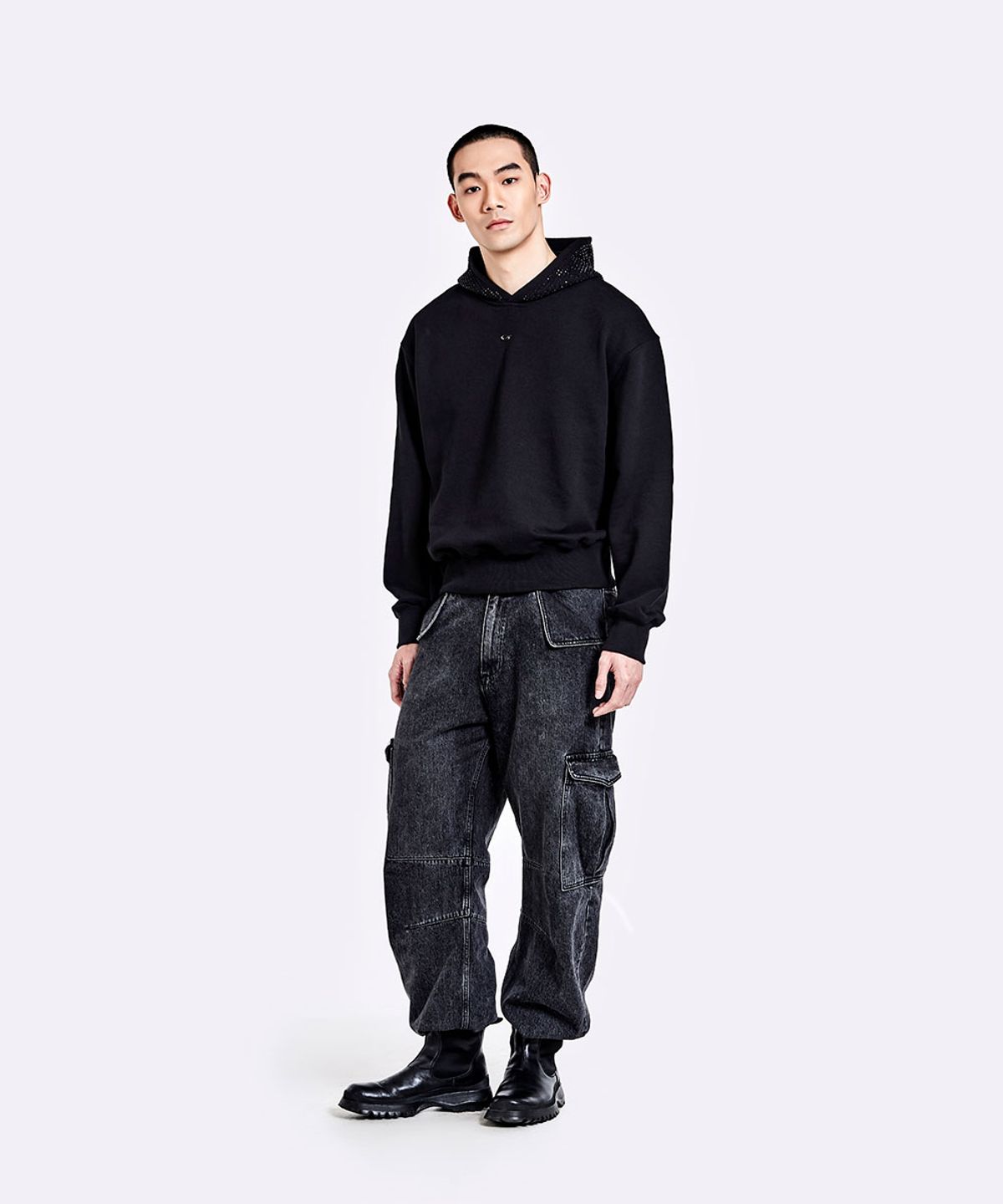 51퍼센트(51PERCENT) Rinestone Hoodie - Black