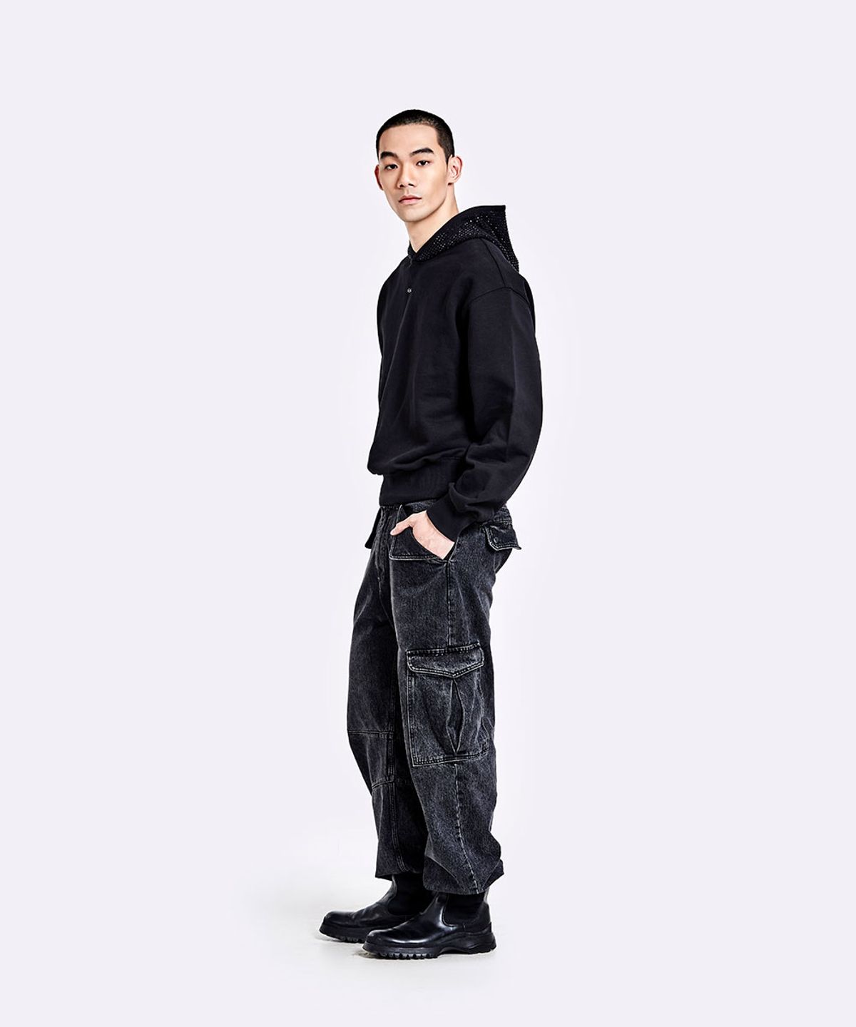 51퍼센트(51PERCENT) Rinestone Hoodie - Black