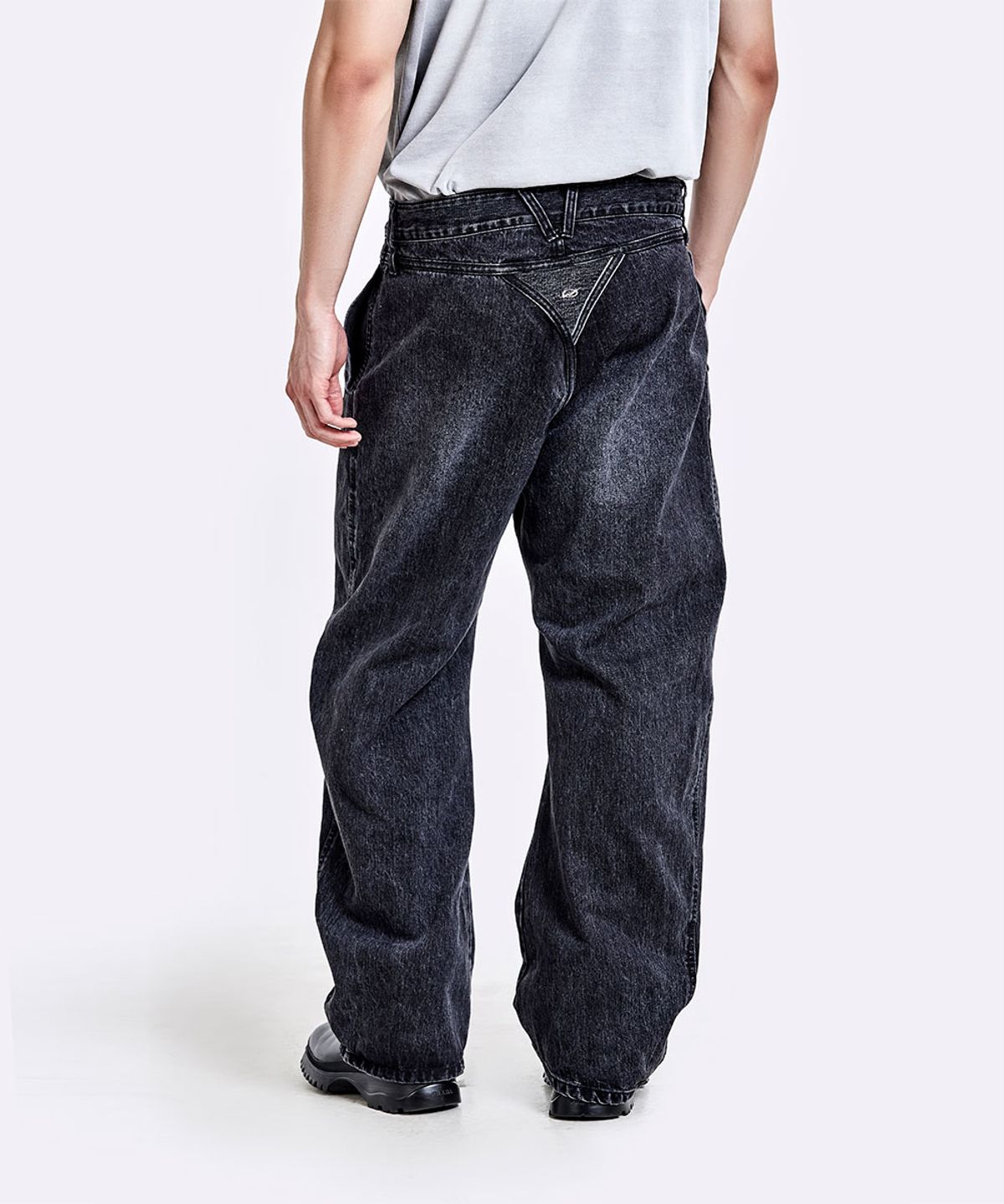51퍼센트(51PERCENT) Thong denim pants - Washed black