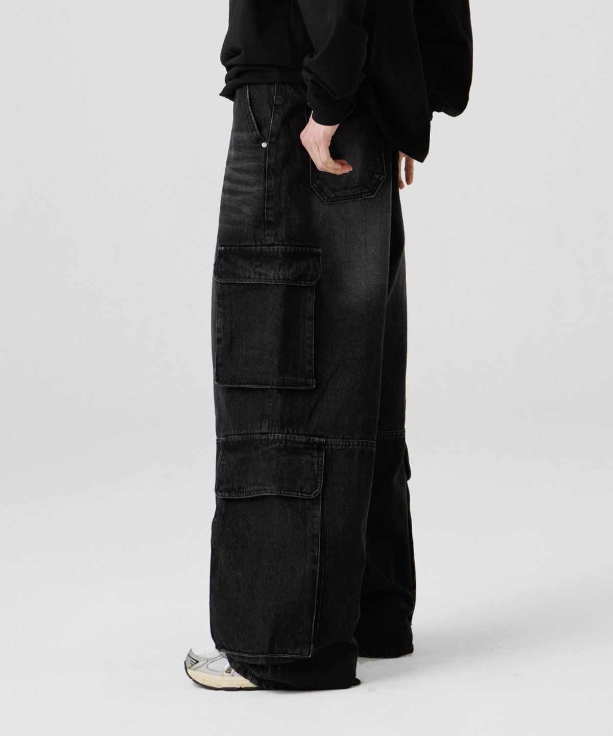 어반에이지(URBANAGE) 더블 카고 워싱 데님 와이드 팬츠 블랙