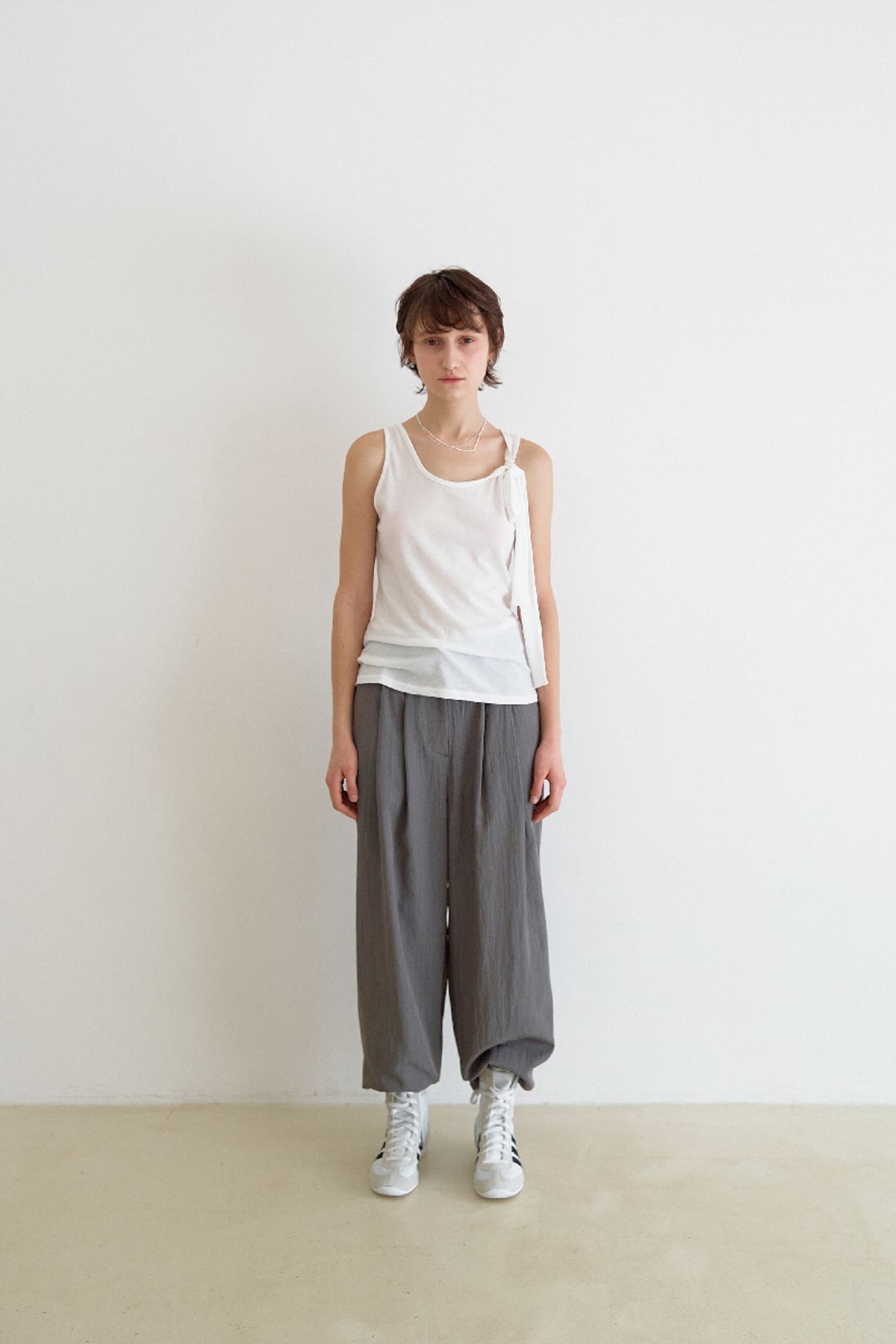 큐피도(KUPIDO) Iris Knotted Sleeveless _ white