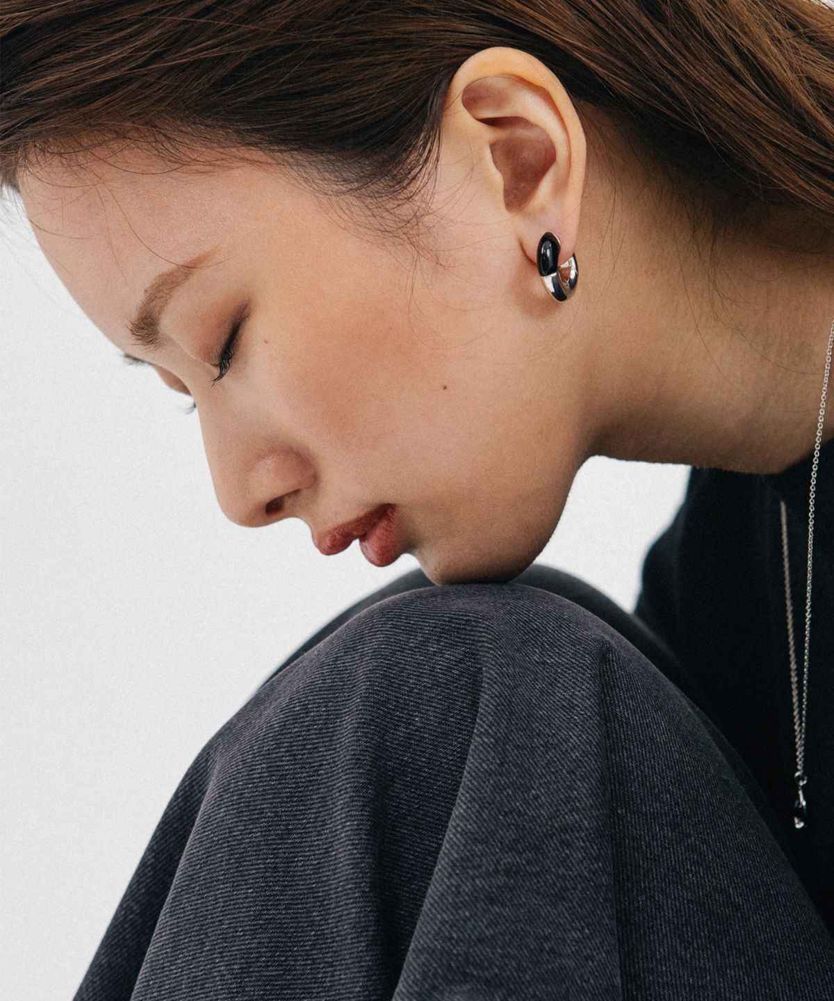 태싯(TACIT) Onyx pebble earring