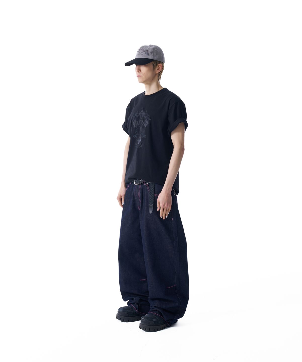 아캄(AAKAM) Stitched Denim Pants (Dark Blue)