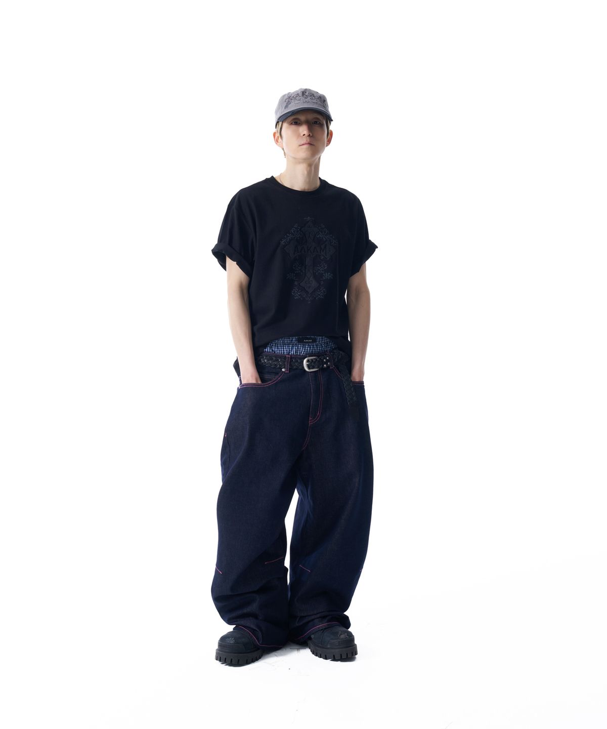 아캄(AAKAM) Stitched Denim Pants (Dark Blue)